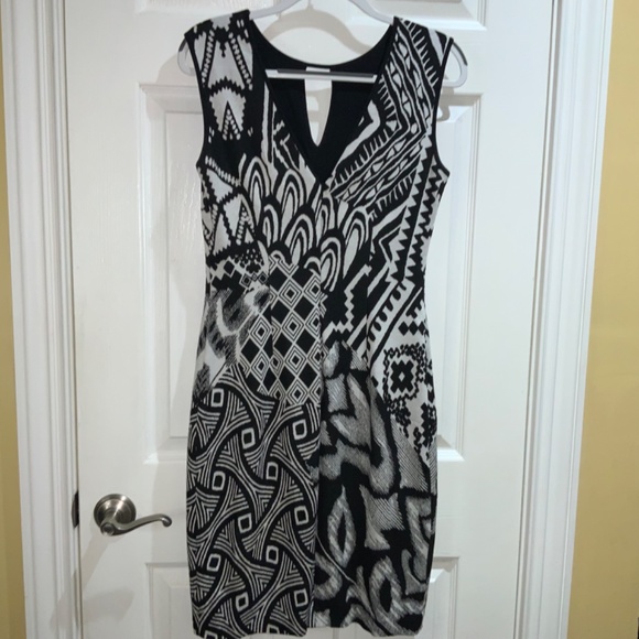 Cache Knit Jacquard Tribal Print Sheath Dress Sz L front keyhole V back - Picture 6 of 11